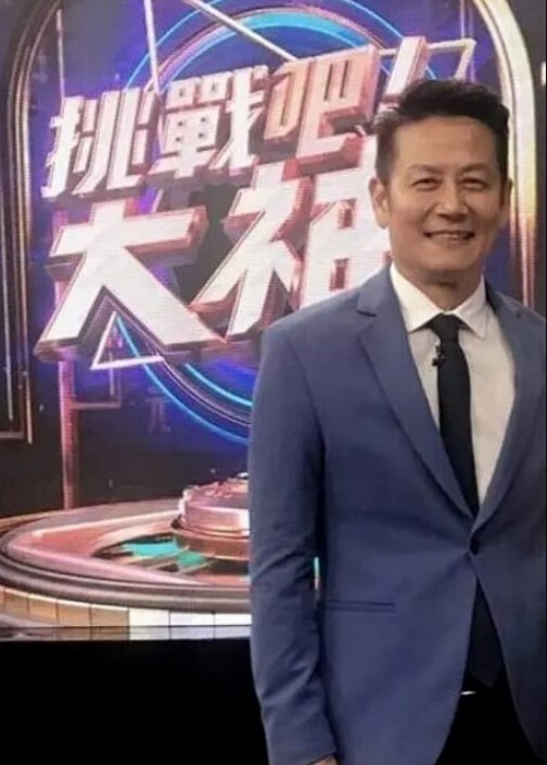 街头美腿无数约漂亮00后年轻妹子 - 抖阴小视频